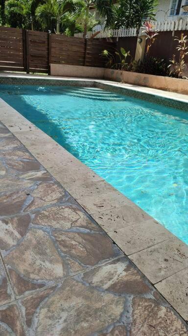 Central Upscale New Kingston Apt With Pool Exterior photo